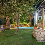 Eleonas Private Pool Fiolítis